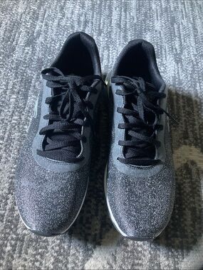Skechers Women’s Black and Gray Lace-Up Sneakers